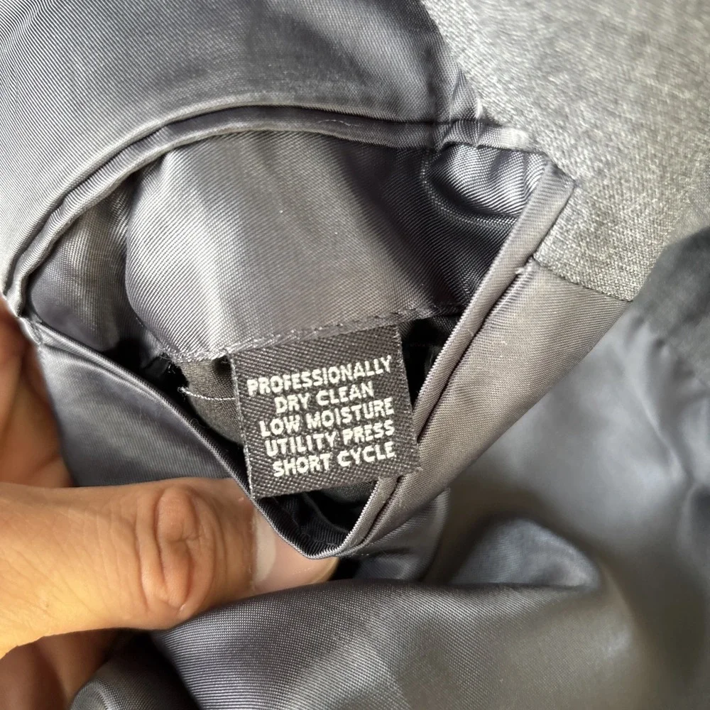 JOS A BANK 100% Wool 2 Piece Dark Gray Flat Front Suit 44L 36x‎ 30